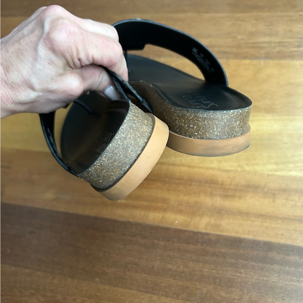 Leather thong sandal - Picture 6 of 11